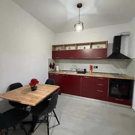 Stone House Апартаменты Влёра